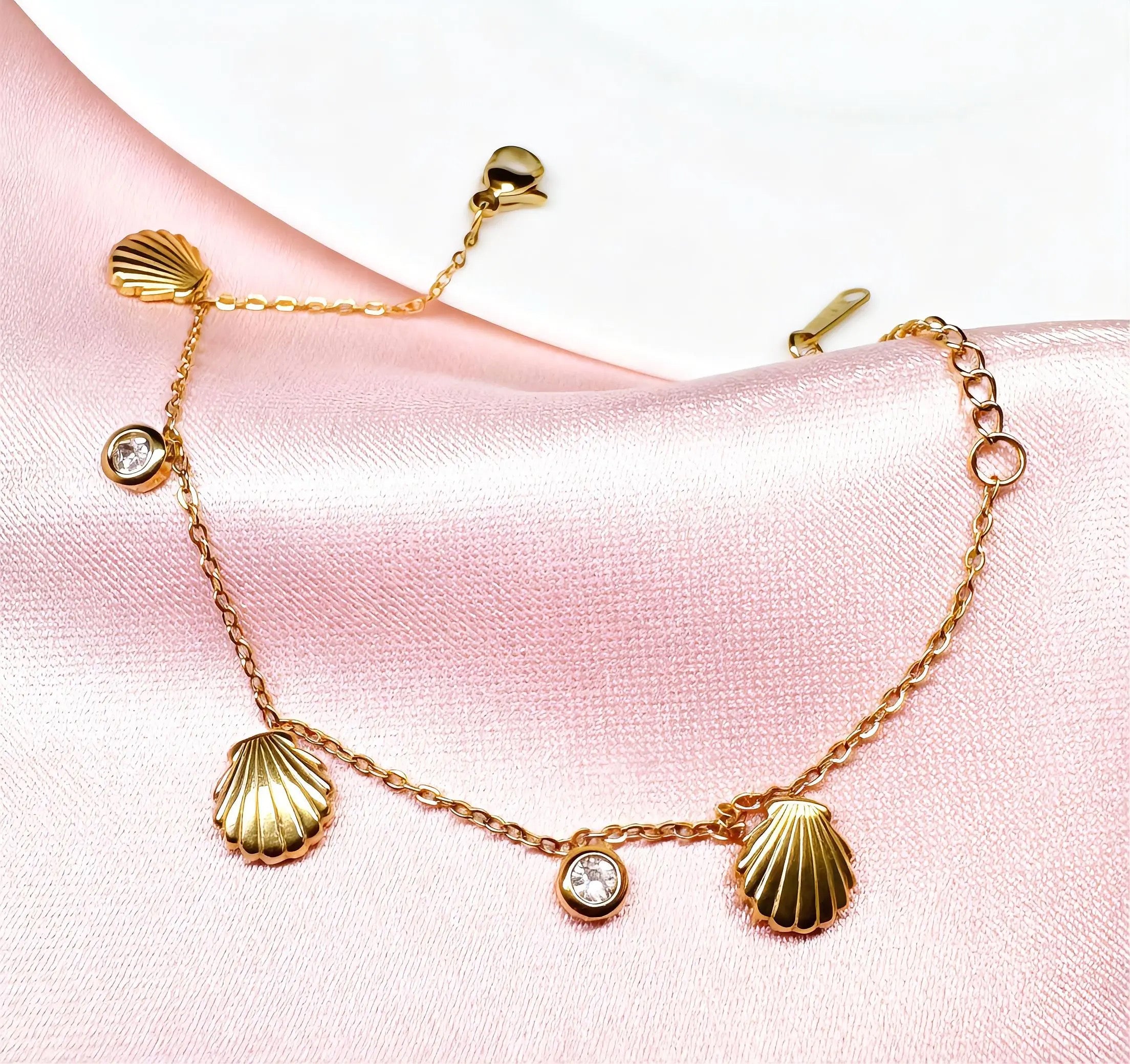 Aurea Seashell Coastal Bracelet
