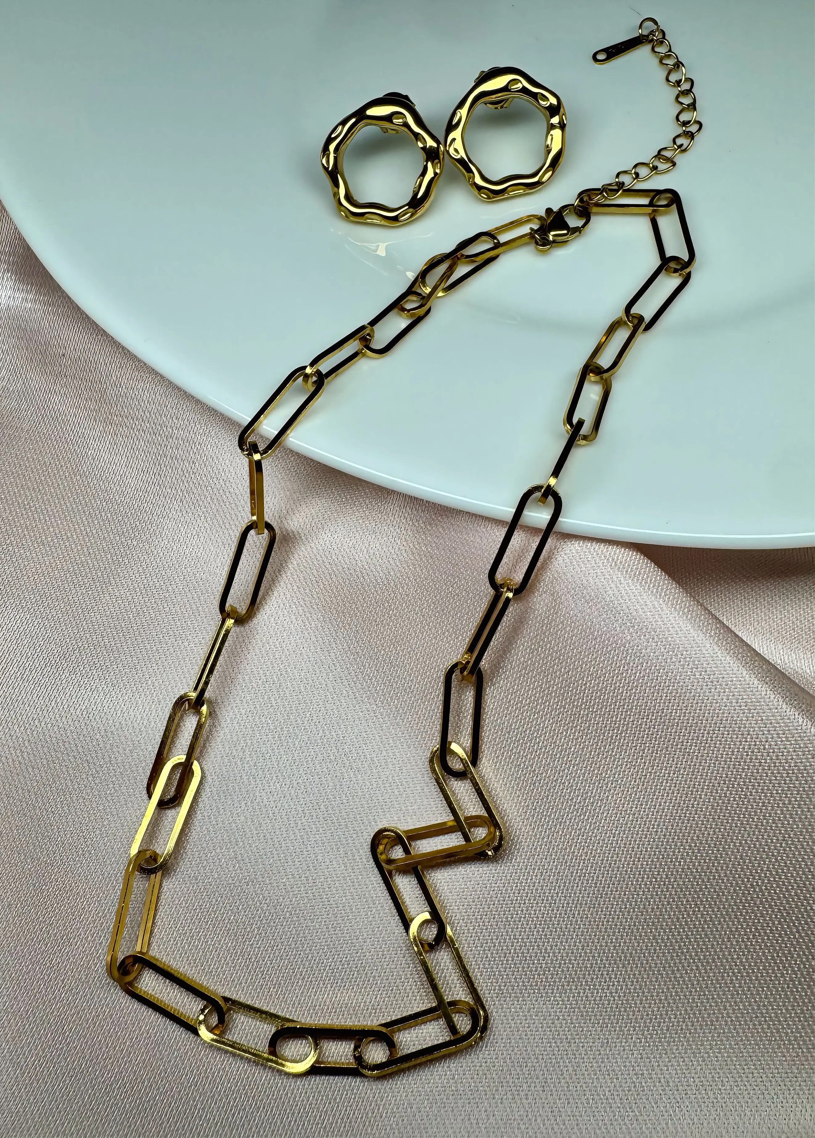 Gold Paperclip Chain Necklace