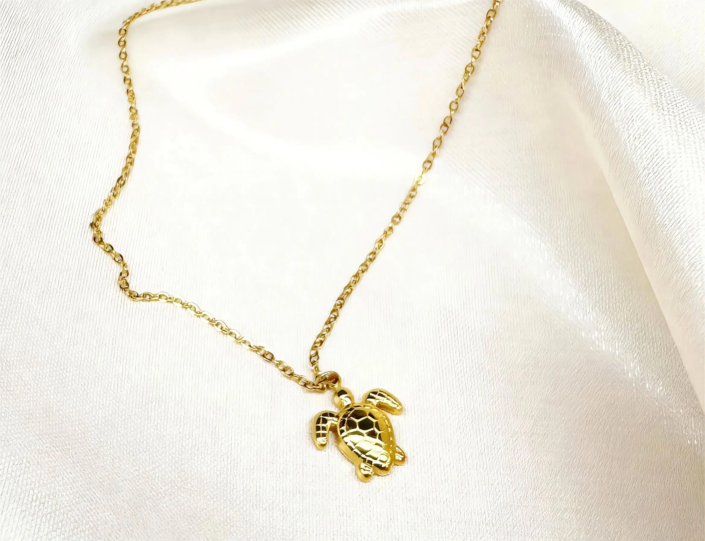 Aurelia Tortoise Pendant