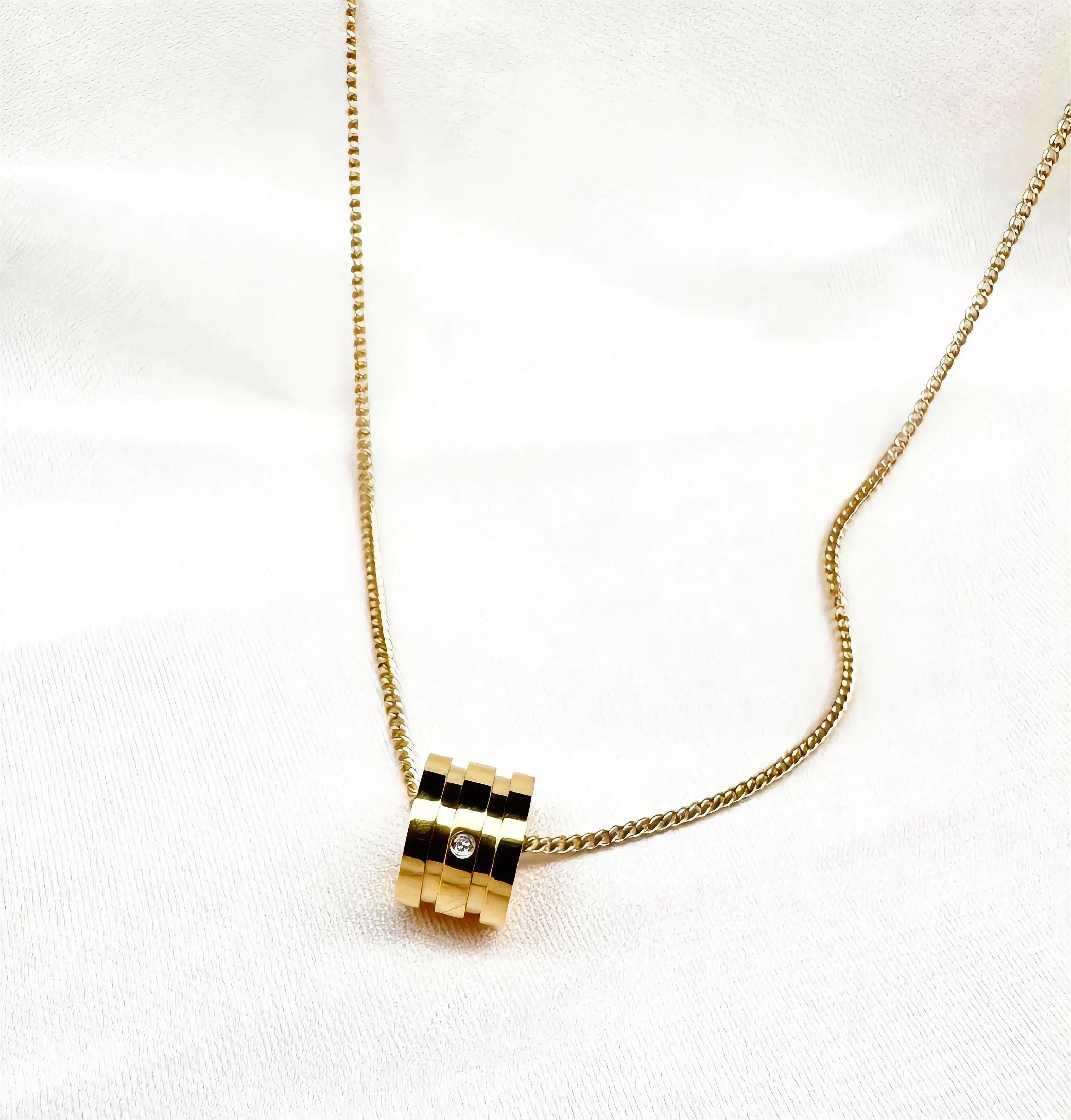 Rose Gold Open Circle Pendant Necklace